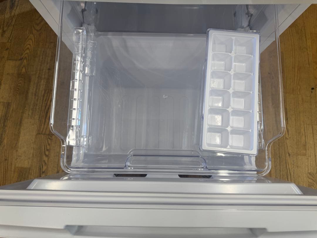 F053 美品　SHARP ２ドア　冷蔵庫　2021年製　179L