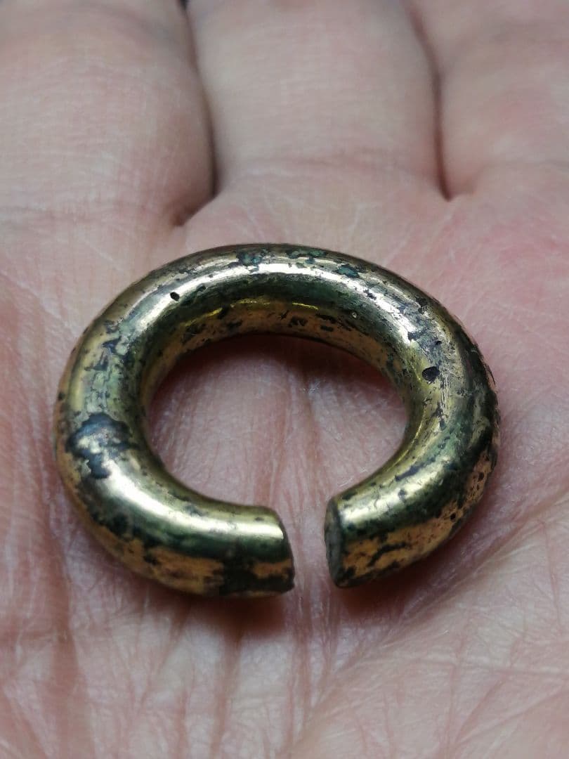 ★古墳期『金環』出土品。11.0g 　古代金 　 表面の鍍金がかなり残っています