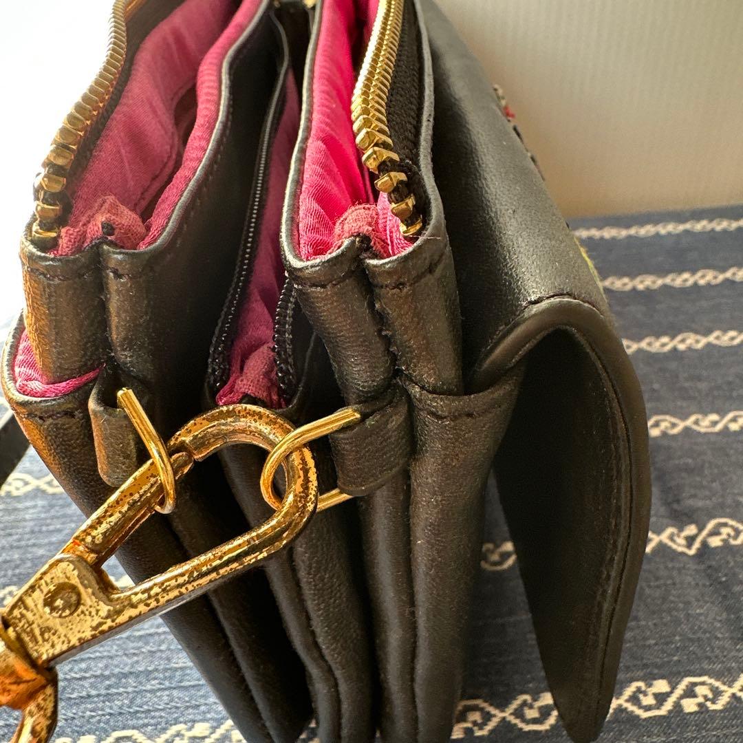 tamaoworldの猫の刺繍レザーポーチ