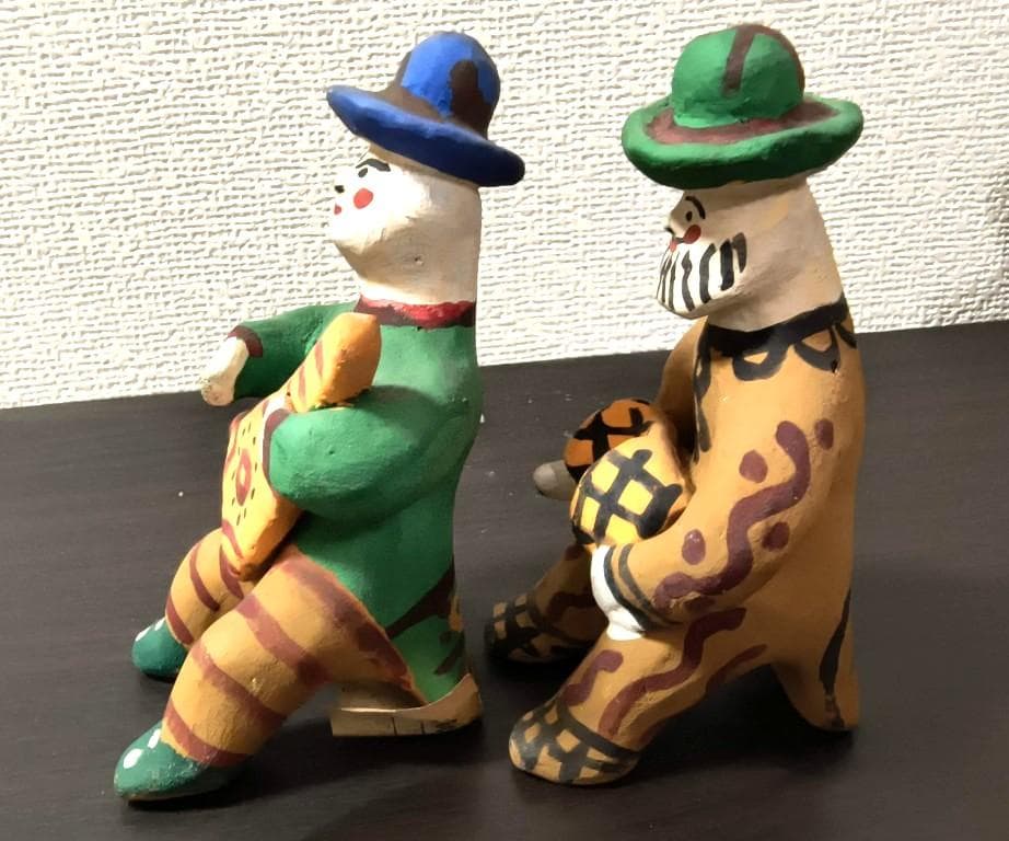 旧ソ　伝統工芸品　民芸品　ディムカヴァ・ディムコヴォ 土人形　楽器弾き人形