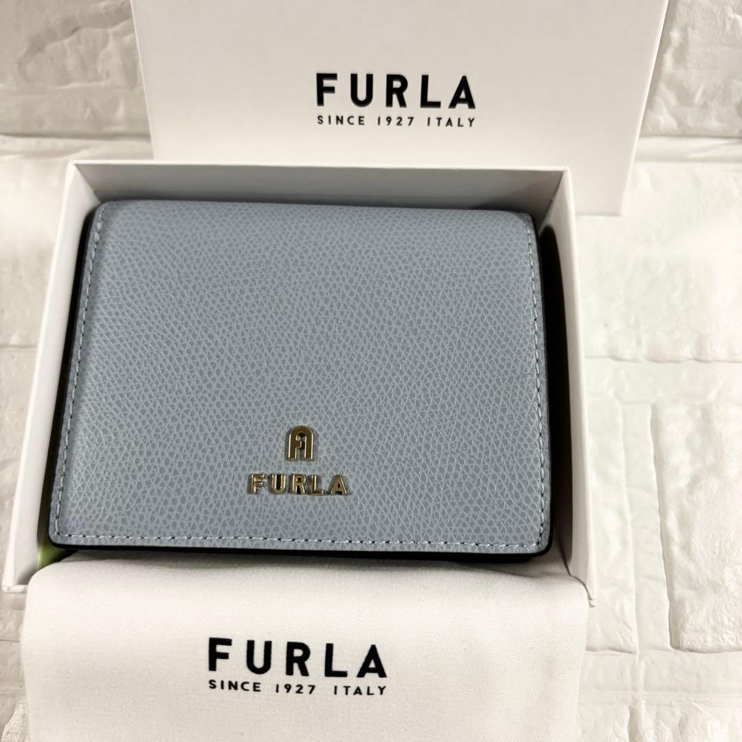 【未使用】FURLA　２つ折り財布　カメリア　ブルー　ベージュピンク　コンパクト