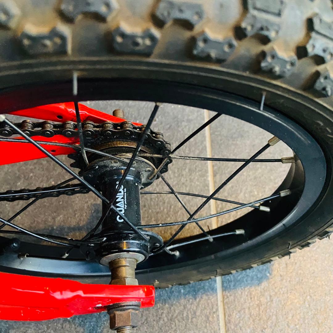 【送料込み】ヨツバサイクル ヒーローレッド 14インチ　ヨツバゼロ