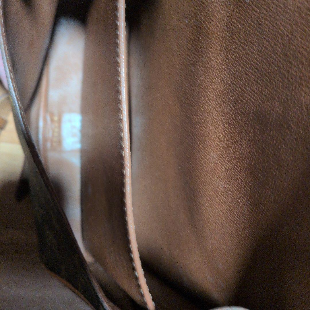 LOUISVUITTONショルダーバック