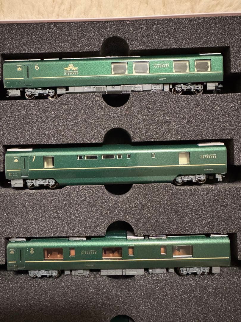 KATO 10−1570 87系　瑞風10両セット【特別企画品】（室内灯付）