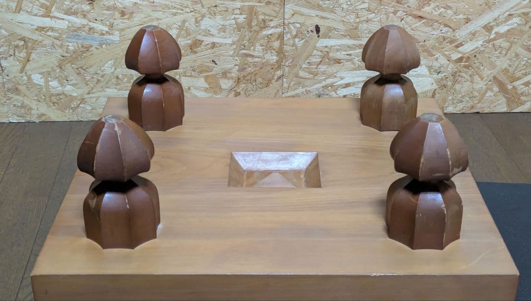 囲碁盤　へそ付　脚付　木目　厚い 碁盤　日向特製本蛤碁石28号セット