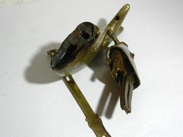 李朝（李氏朝鮮）のアンティーク魚型錠前（二重ロック機構の希少