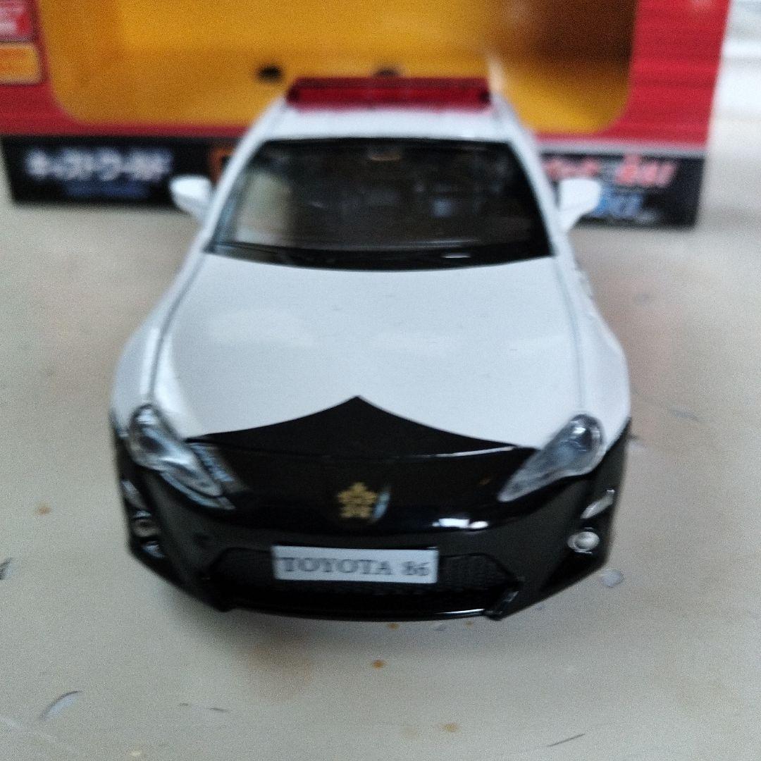 トヨタ86 パトカー ミニカー 1/64