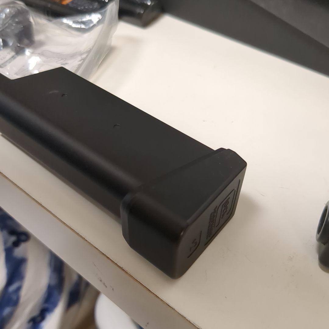 グロック18C 電動ガン+100連マガジン付、充電器セット、バッテリーセット