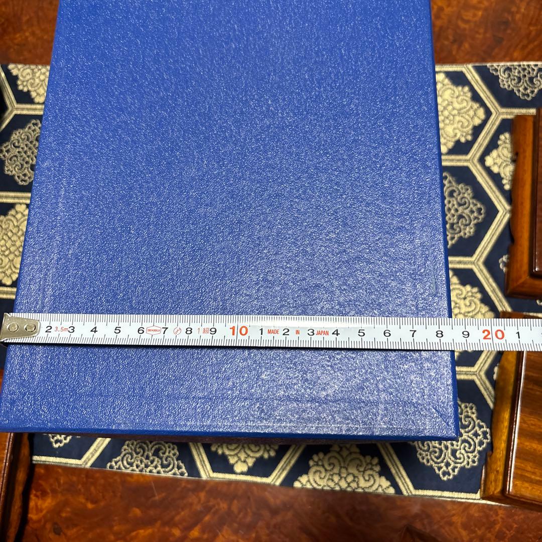 台座四点青い箱付き