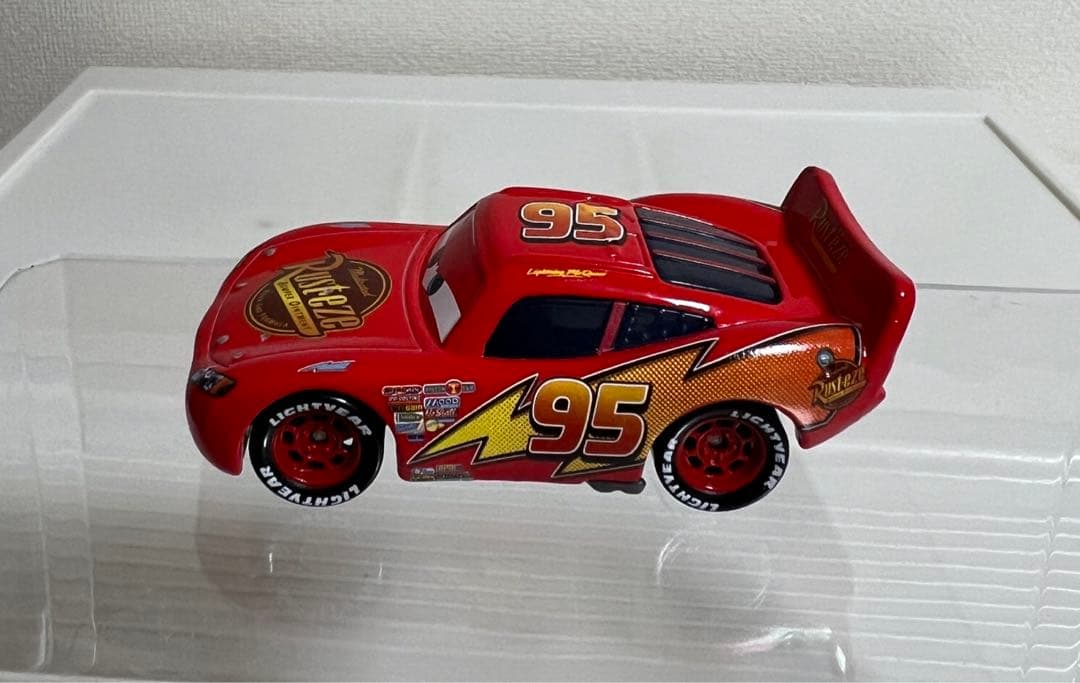 カーズ、ミニカーマテルライトニングマックィーンRADIATOR SPRINGS
