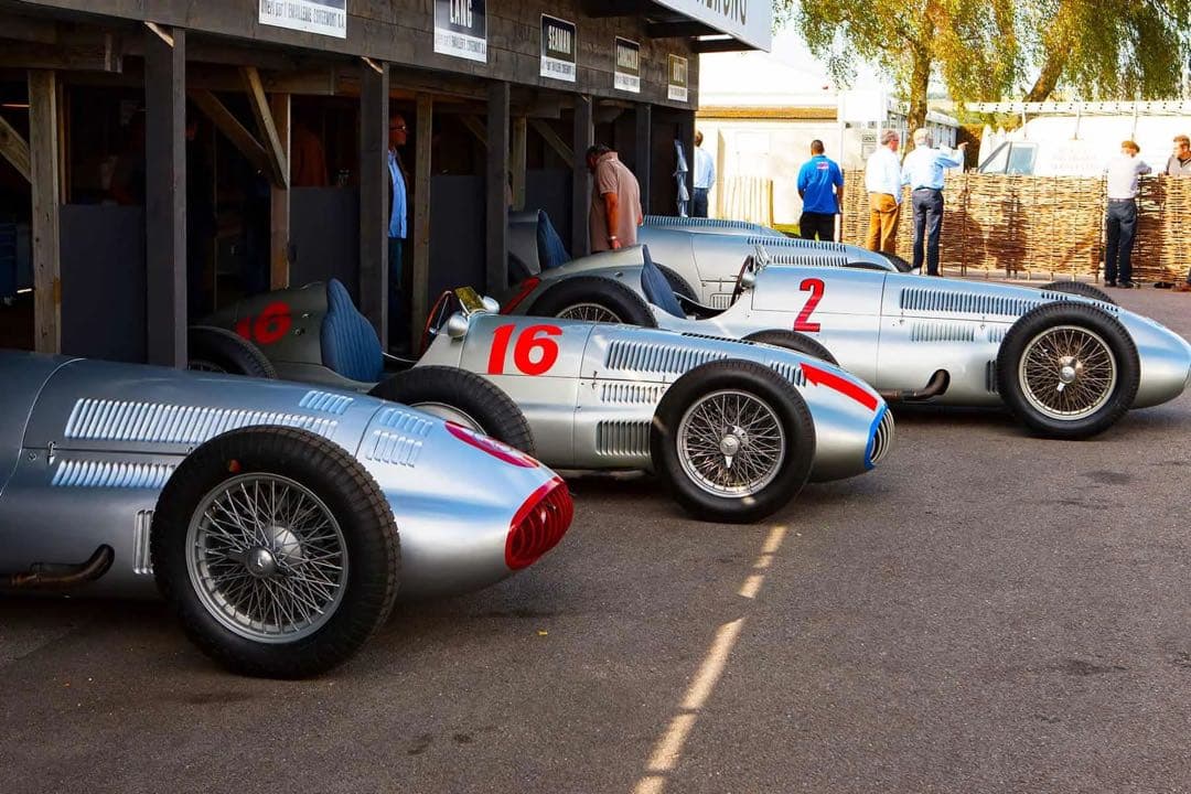 価格変更1/18 CMC メルセデス・ベンツW165 1939年 未展示品