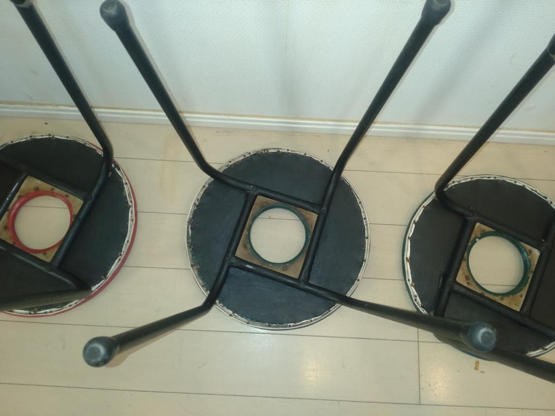 リング型スツール　赤　緑　４脚セット　昭和レトロな古椅子