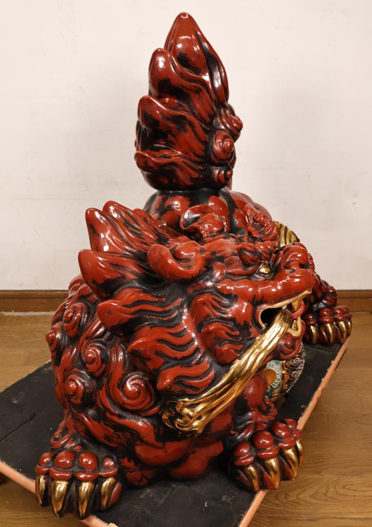 九谷焼　特大　九谷 八幡窯 須栄義 銘　玉獅子　置物　高さ60㎝　重さ30㎏