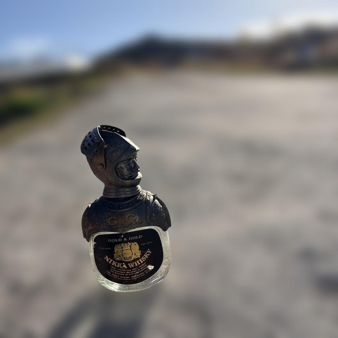 NIKKA WHISKY ゴールド＆ゴールド 750ml空ピン鎧兜 非売品