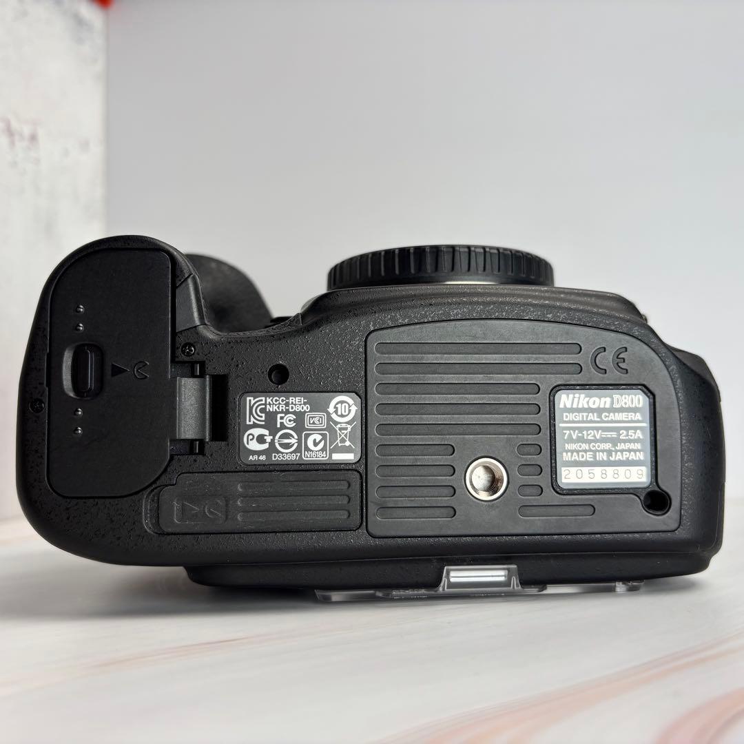 【新品同様】Nikon D800 《ショット数2233回・バッテリー劣化度0》