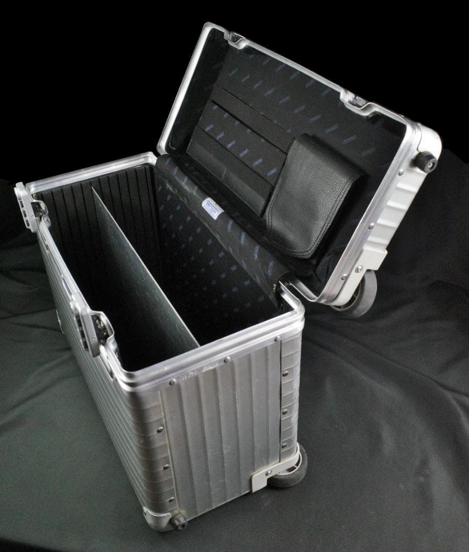 リモワ 950.51 トパーズ 2輪 縦型TSAパイロットケース 42L 美