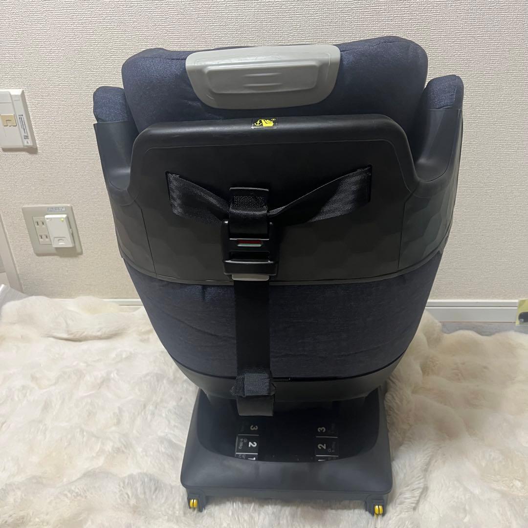 美品　マキシコシ　タイタンプロ　チャイルドシート　ジュニアシート　isofix