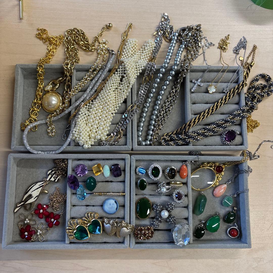 ネックレスセット 多様なデザイン48点　ネックレス　リング　ルース　ブローチ.F