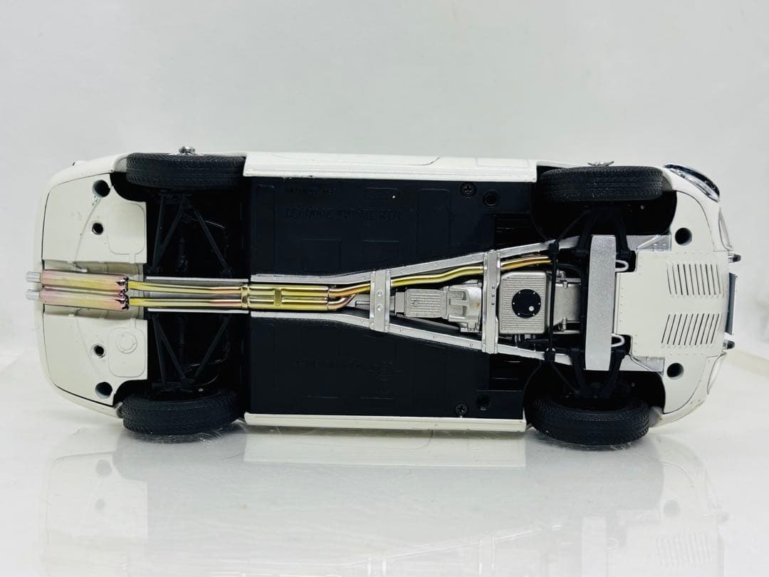 イ*チ様 1/18AUTOart オートアートトヨタ2000 GT オープン仕様