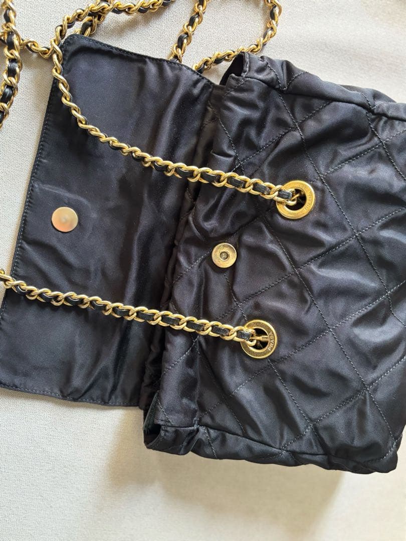 美品✨️【PRADA】 ミニチェーンショルダーバッグ ロゴ 正規品 白タグカード