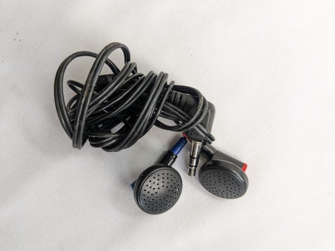 ジャンク品】 HITACHI カセットプレーヤー CP-25