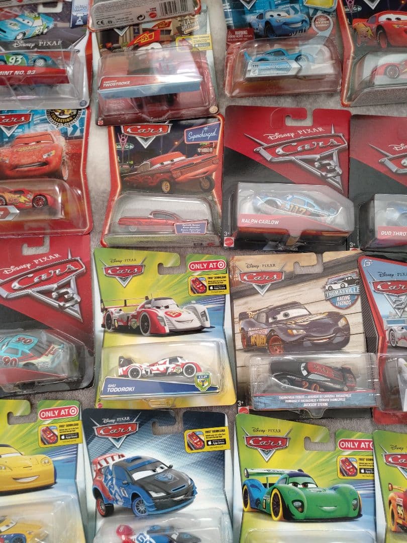 Mattel　マテル　カーズ　ミニカー　ケース付属　まとめ売り　おまけ付き