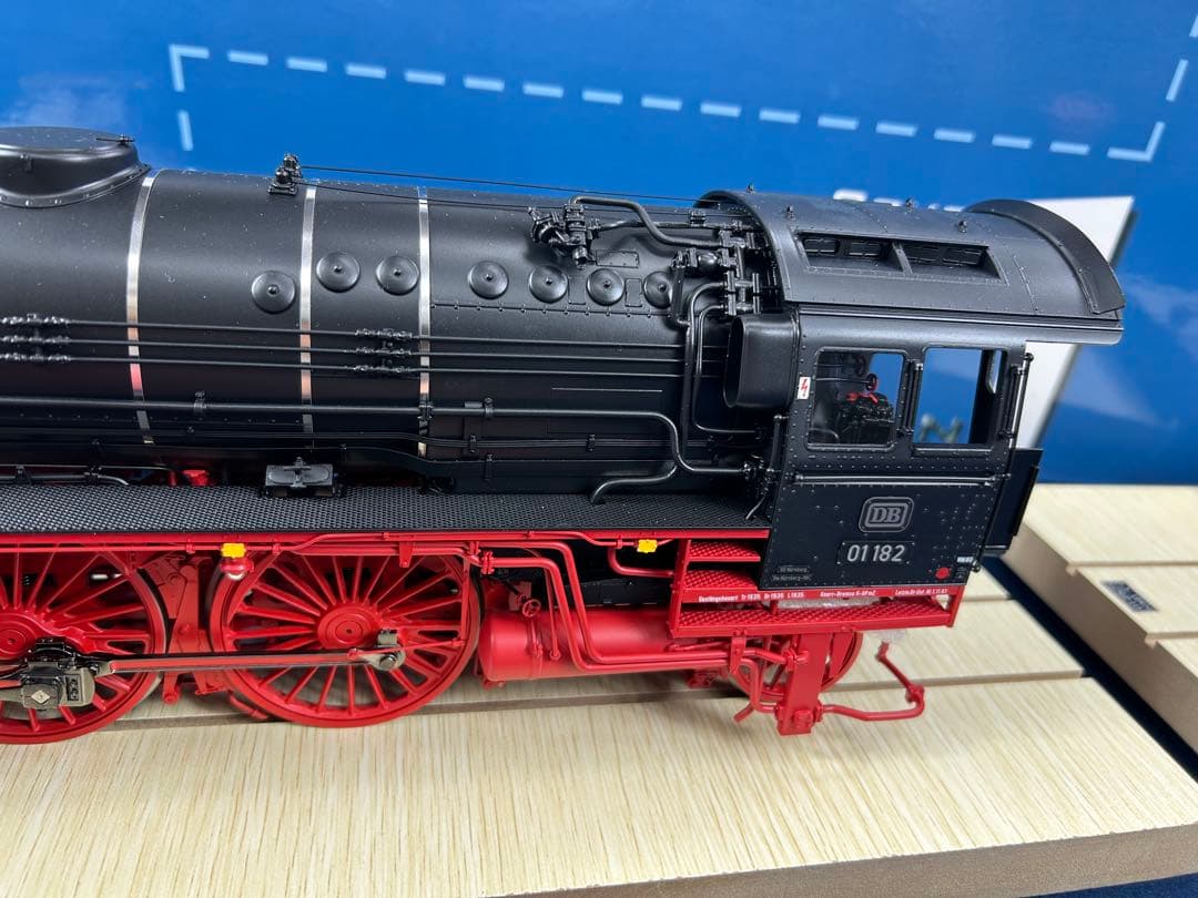 ドイツ 蒸気機関車 KM1 Modellbau BAUREIHE 01