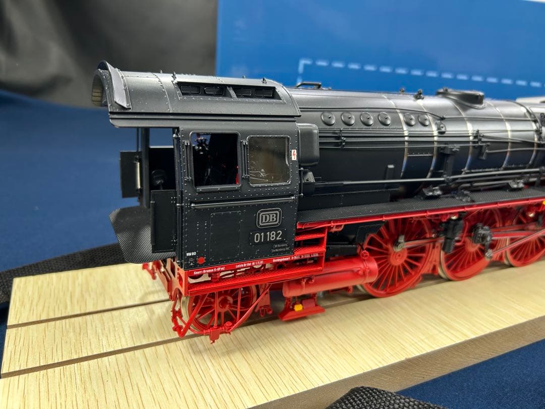 ドイツ 蒸気機関車 KM1 Modellbau BAUREIHE 01