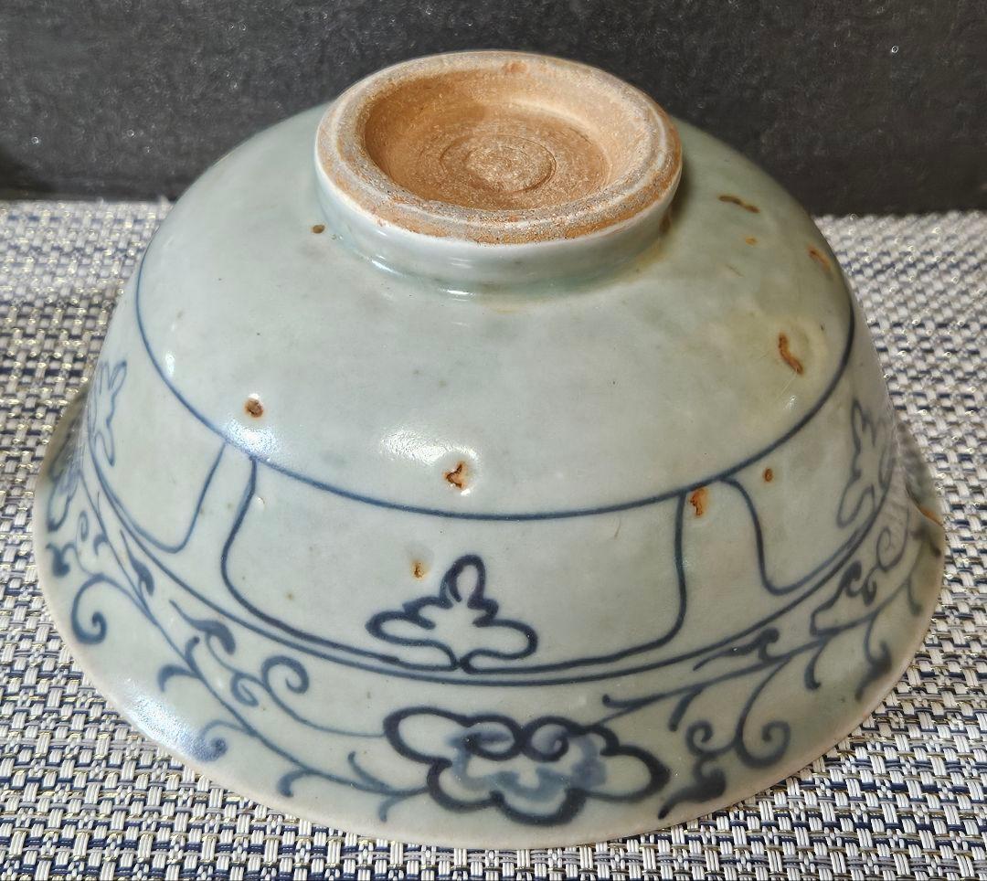 中国古美術　中国古陶磁器　古玩　明朝明代　青磁　青華　古染付　唐草文様　鉢