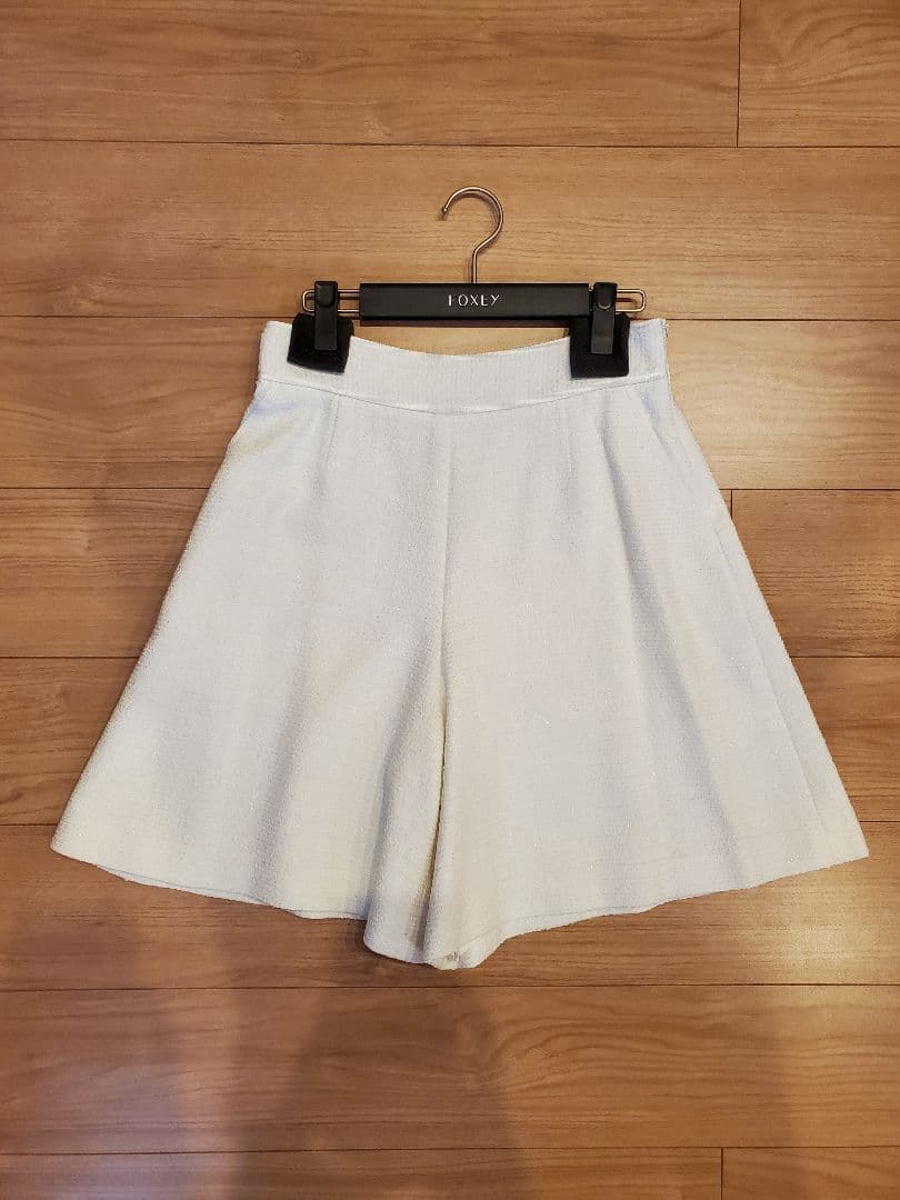 フォクシー　キュロット　ツイード　ほぼ新品です　40　ホワイト