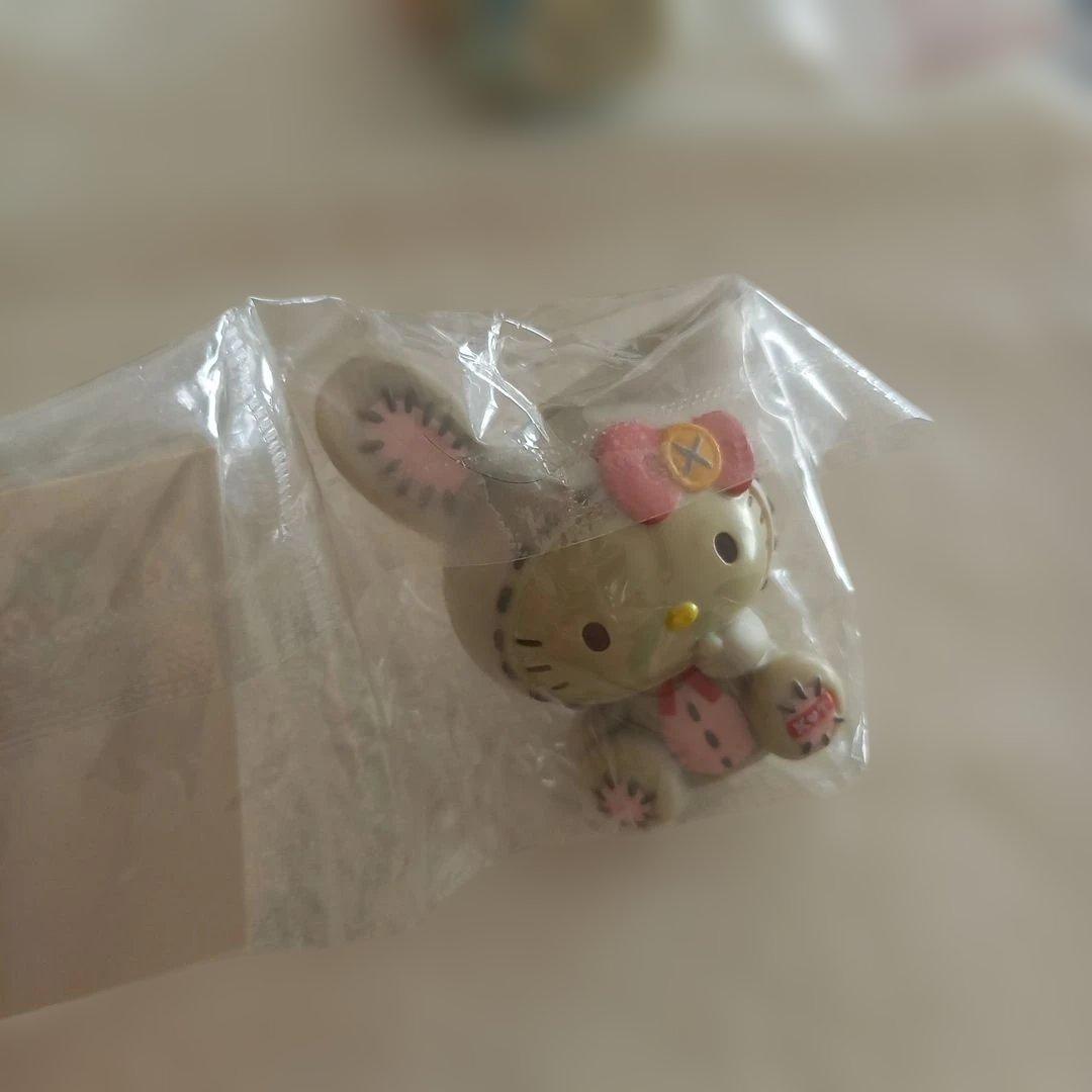 ハローキティ アクセサリートレイ　キャラクターコレクション 8個セット