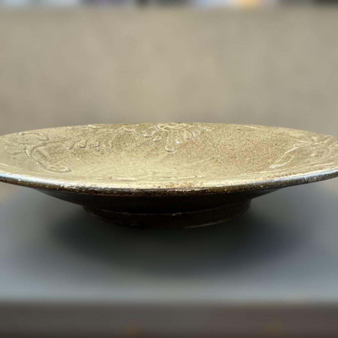 読谷焼.北窯.宮城正亨.尺皿.化粧土. イッチン.