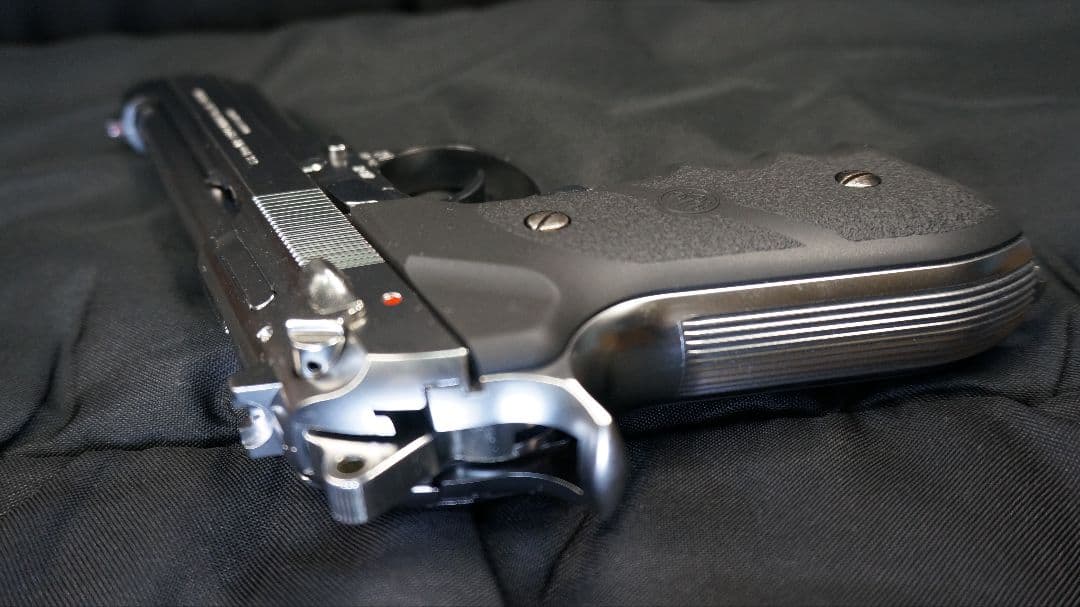 東京マルイ M92F ステンレス グリップ再塗装 社外ピストンカップ交換済 ②