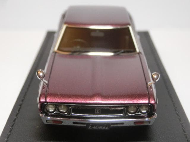 イグニッションモデル 1/43 IG1908 日産ローレル2000SGX紫 箱付