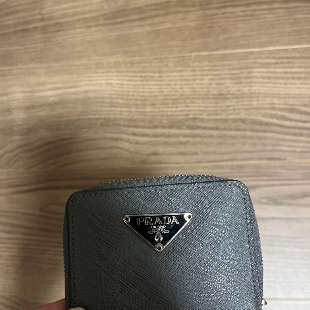 PRADA グレー 小銭入れ財布