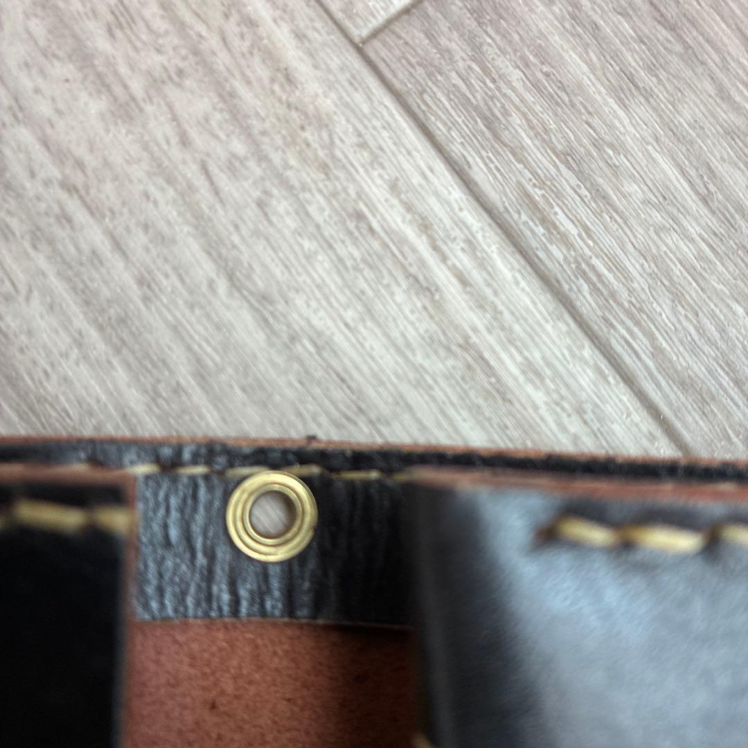 訳あり安値【茶芯ブラック】ミドルトラッカーウォレット　真鍮　お札を折らずに収納