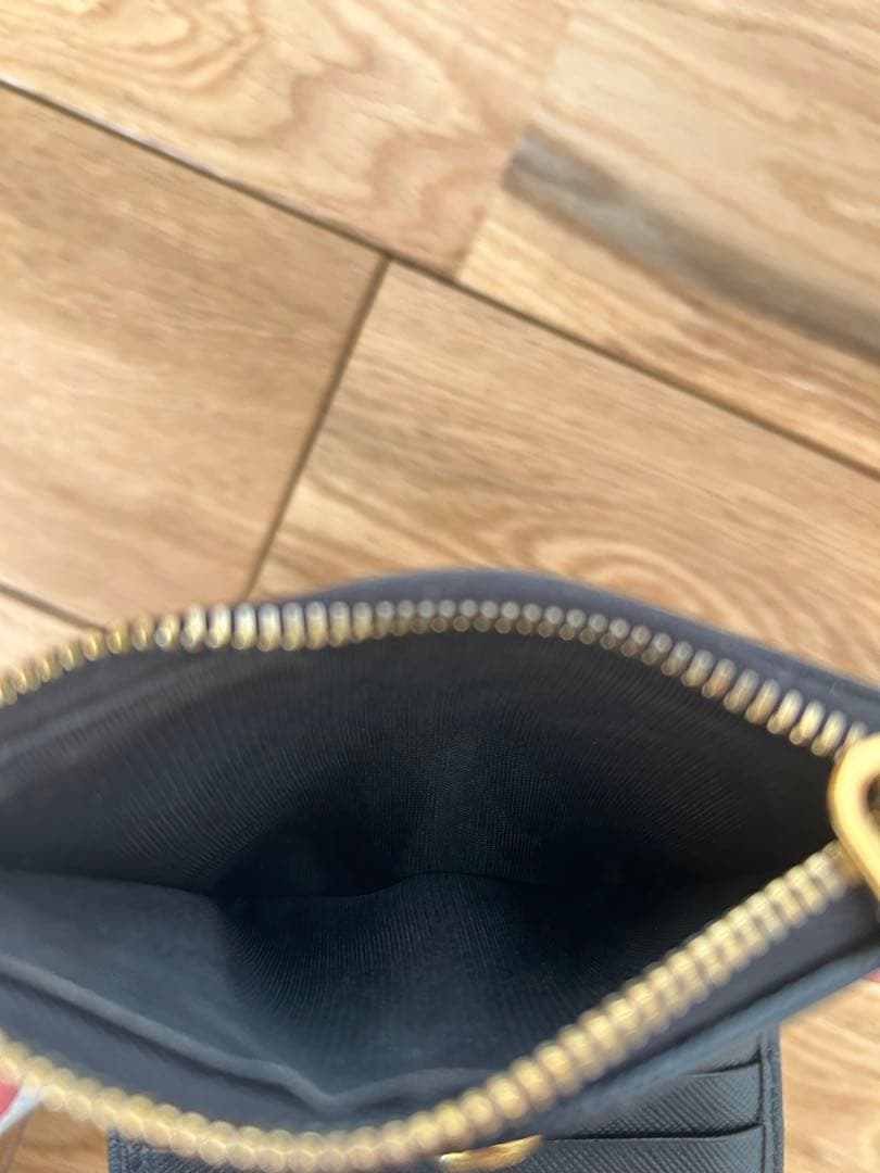 PRADA サフィアーノ ブラック 二つ折り財布