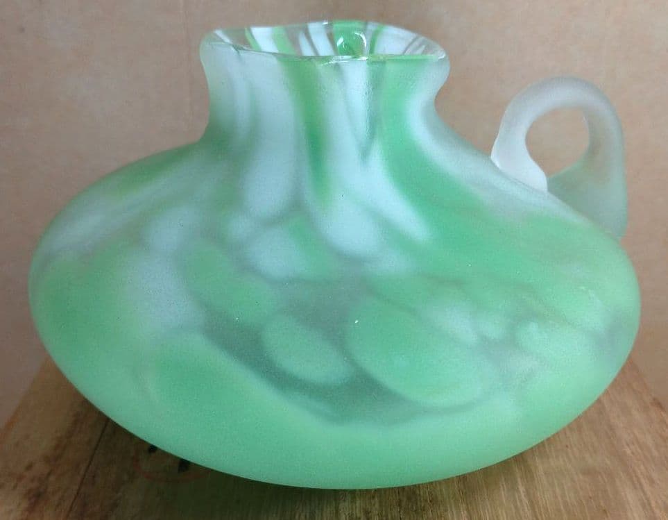 本物保証】藤田喬平 手吹 花瓶(白,緑系) 共箱 美品