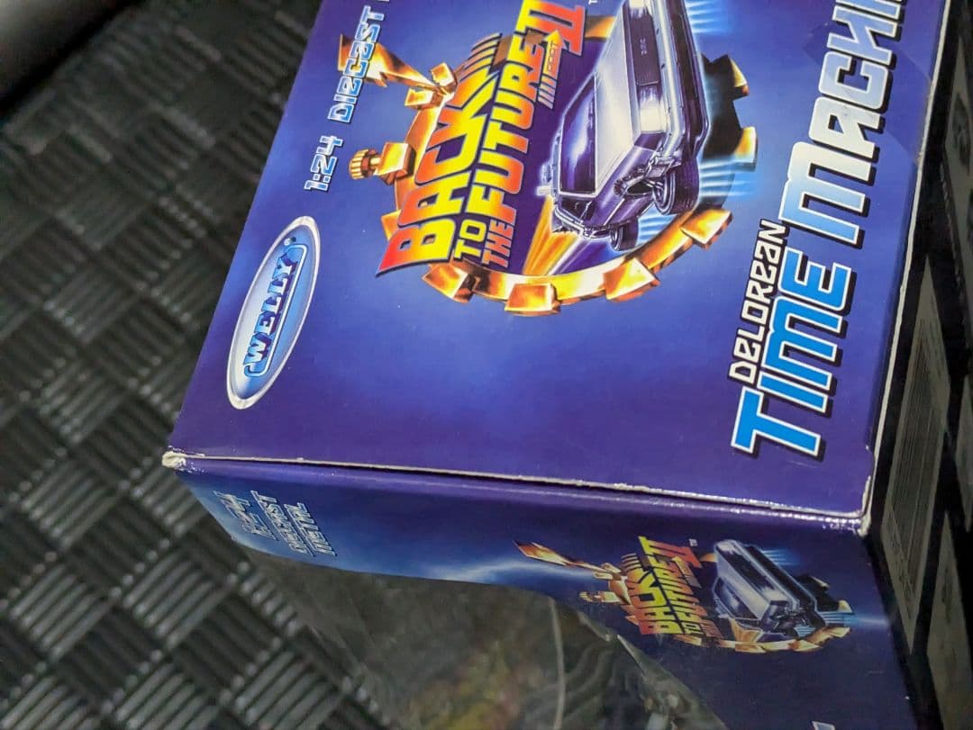 WELLY バック・トゥ・ザ・フューチャーⅡ,Ⅲ デロリアン1/24スケール