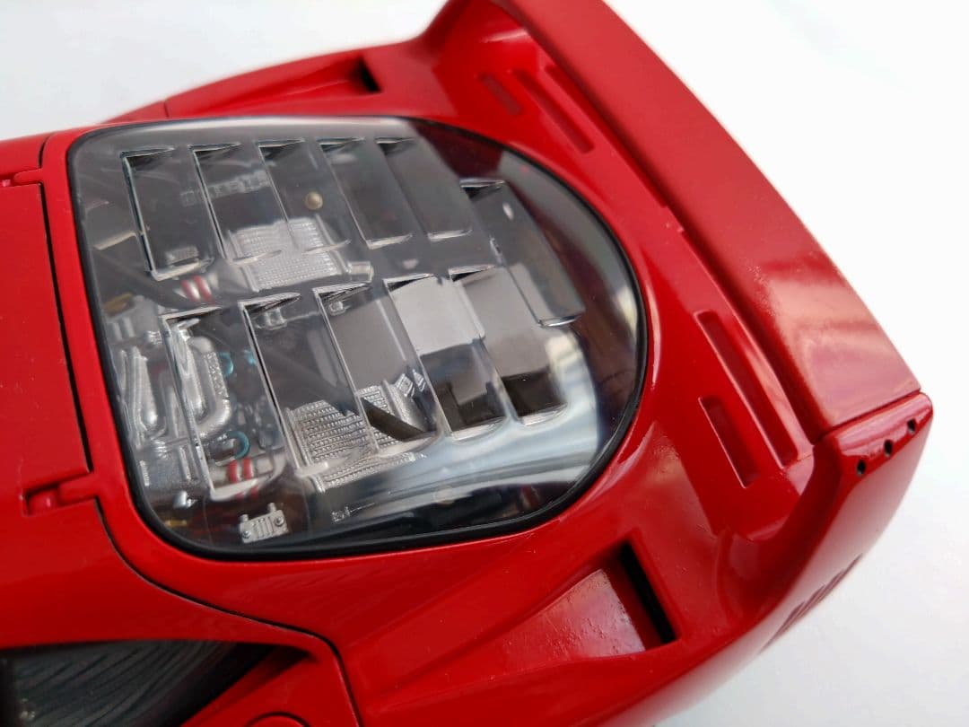 フェラーリ Ferrari F40 1/18