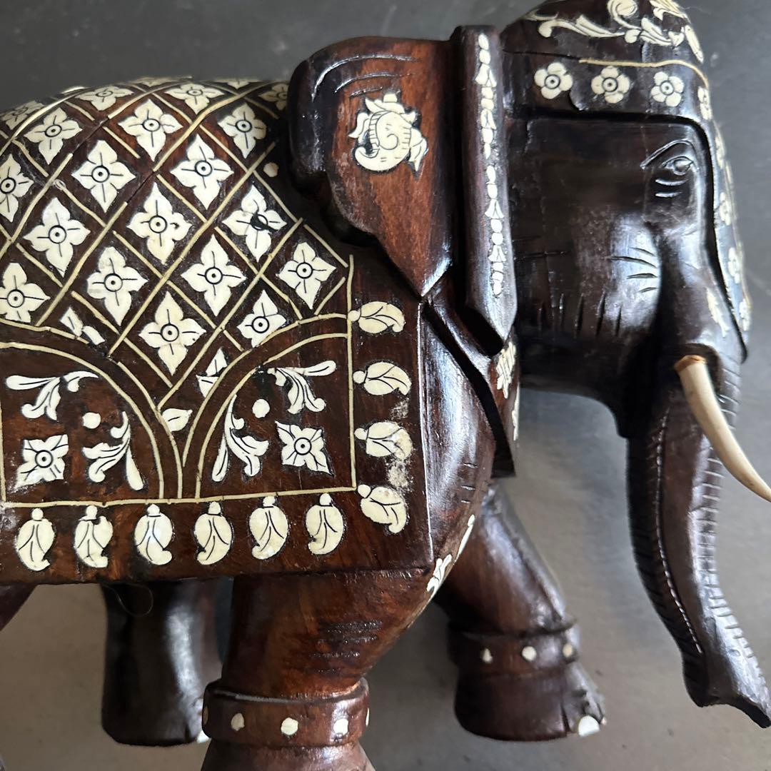 最終お値下げ‼️中国 唐木紫壇製 獣骨象嵌装飾 インド象 置物 - メルカリ