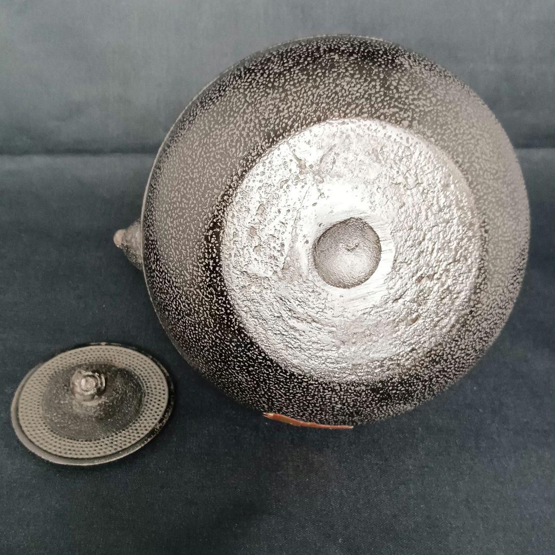 栗文特選 霰地紋 平丸形 蕾摘蓋 鉄瓶 - メルカリ