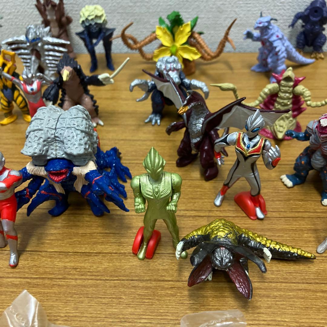 ティガ　ダイナ　モンスター大全集　ウルトラファイト　食玩　など