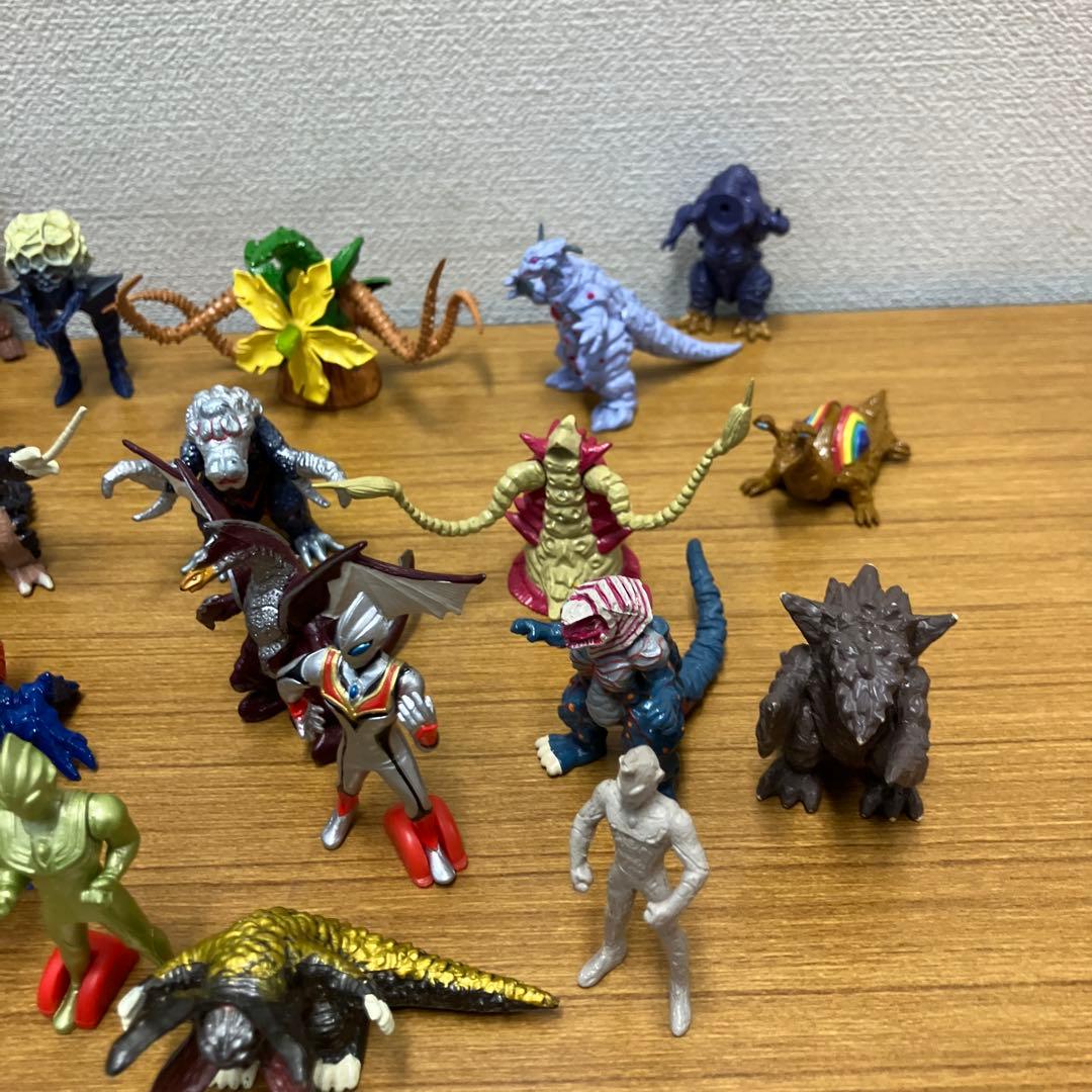 ティガ　ダイナ　モンスター大全集　ウルトラファイト　食玩　など