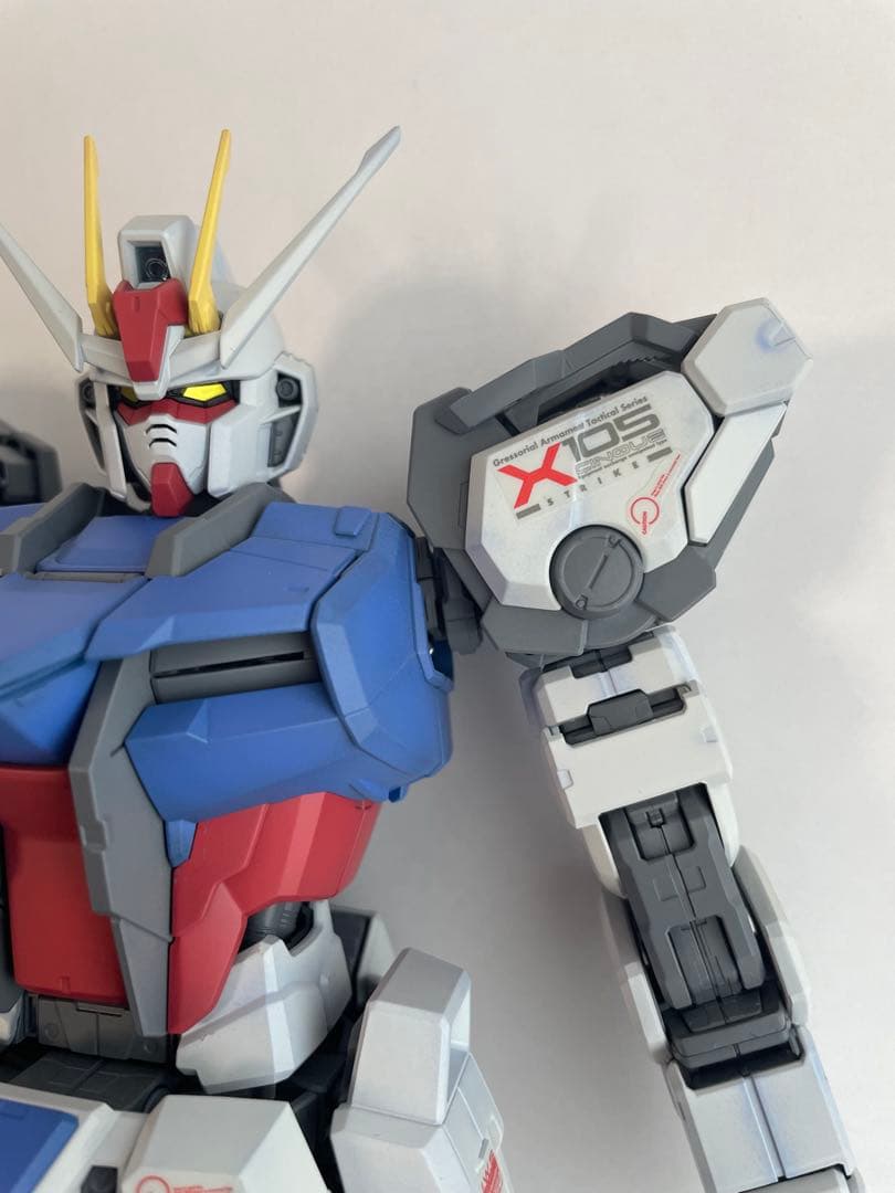 PG 1/60 ストライクガンダム スカイグラスパー 塗装済完成品の通販はau