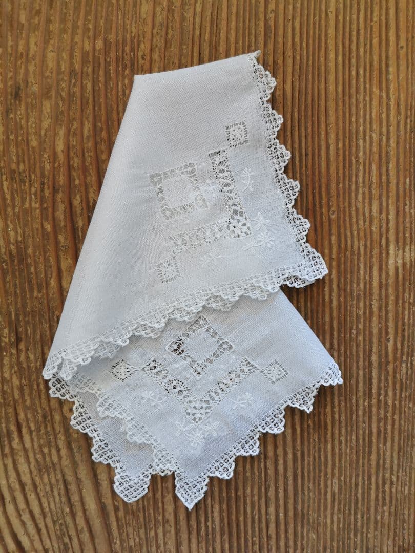 アンティーク ドローン&ニードルワーク リネンクロスハンカチ 総刺繍