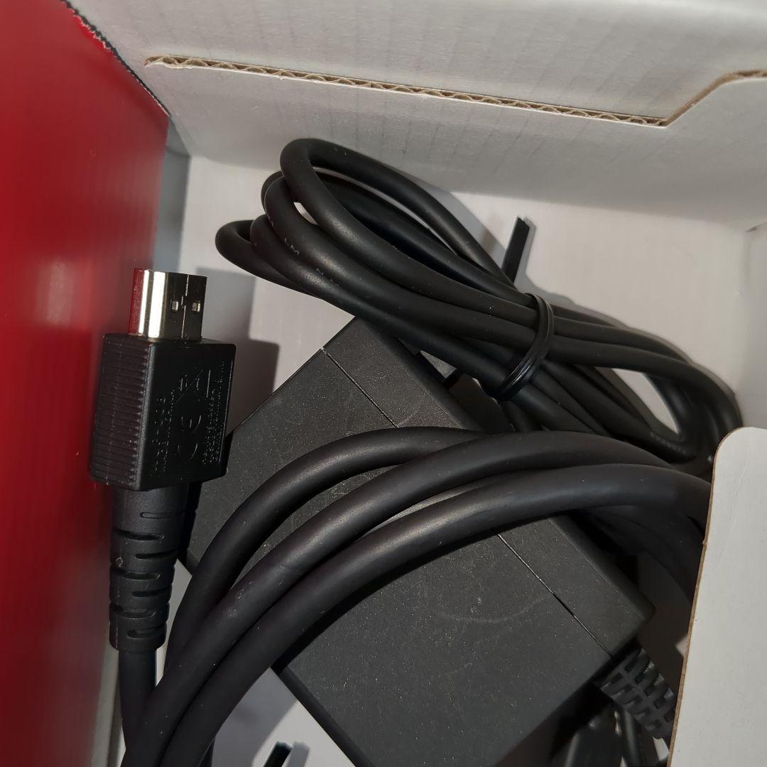 美品　2021年製　Nintendo Switch 本体 　ジョイコン付き