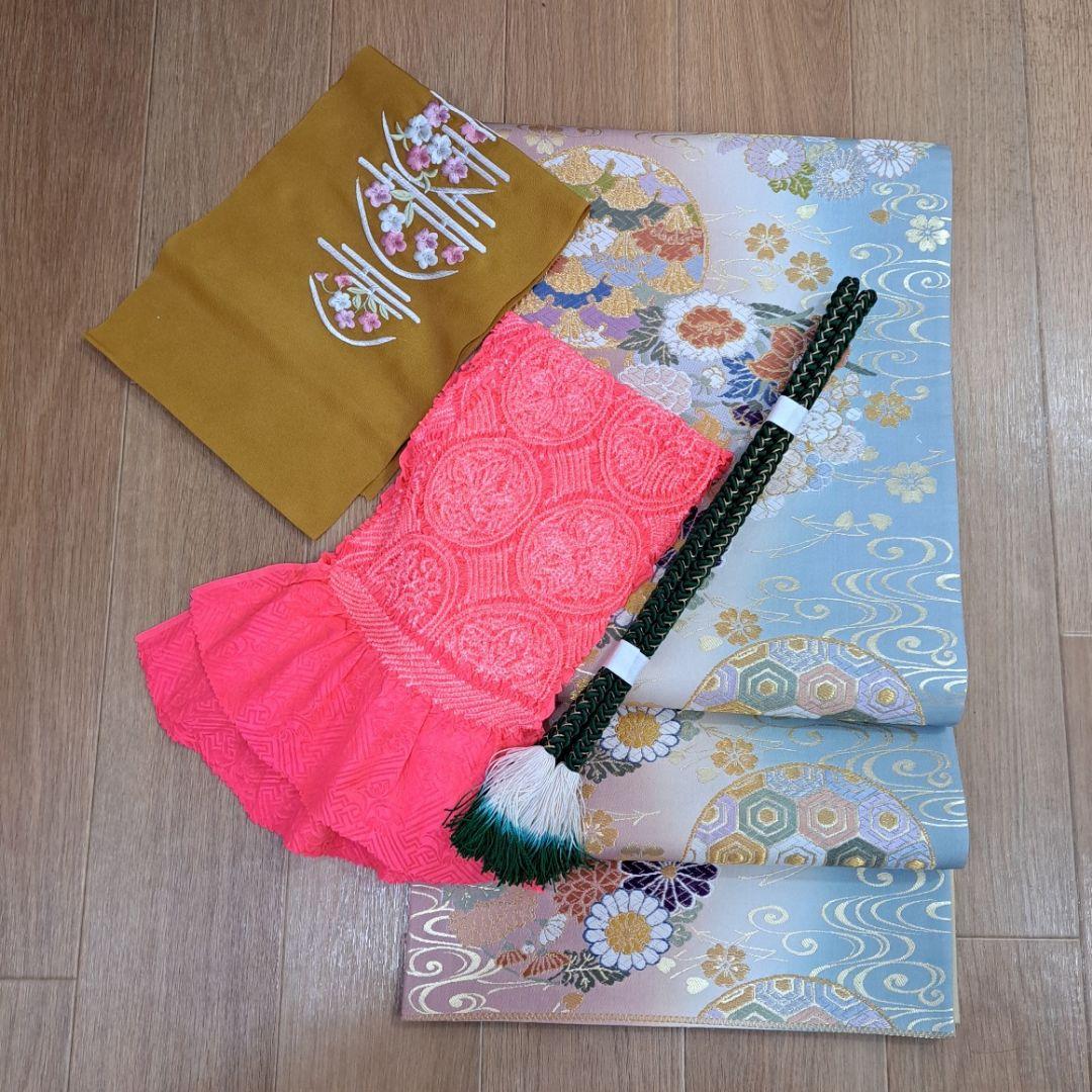 正絹振袖セット ピンク地の古典的な金彩模様と十二単風の重ね