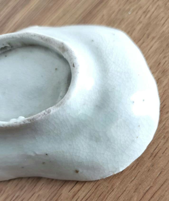 古伊万里　白磁　陽刻　菊　豆皿