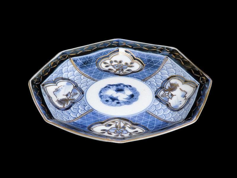 古伊万里 青海波に墨弾籠目紋 楼閣山水に花の図 八角皿2枚F205AS-fbud